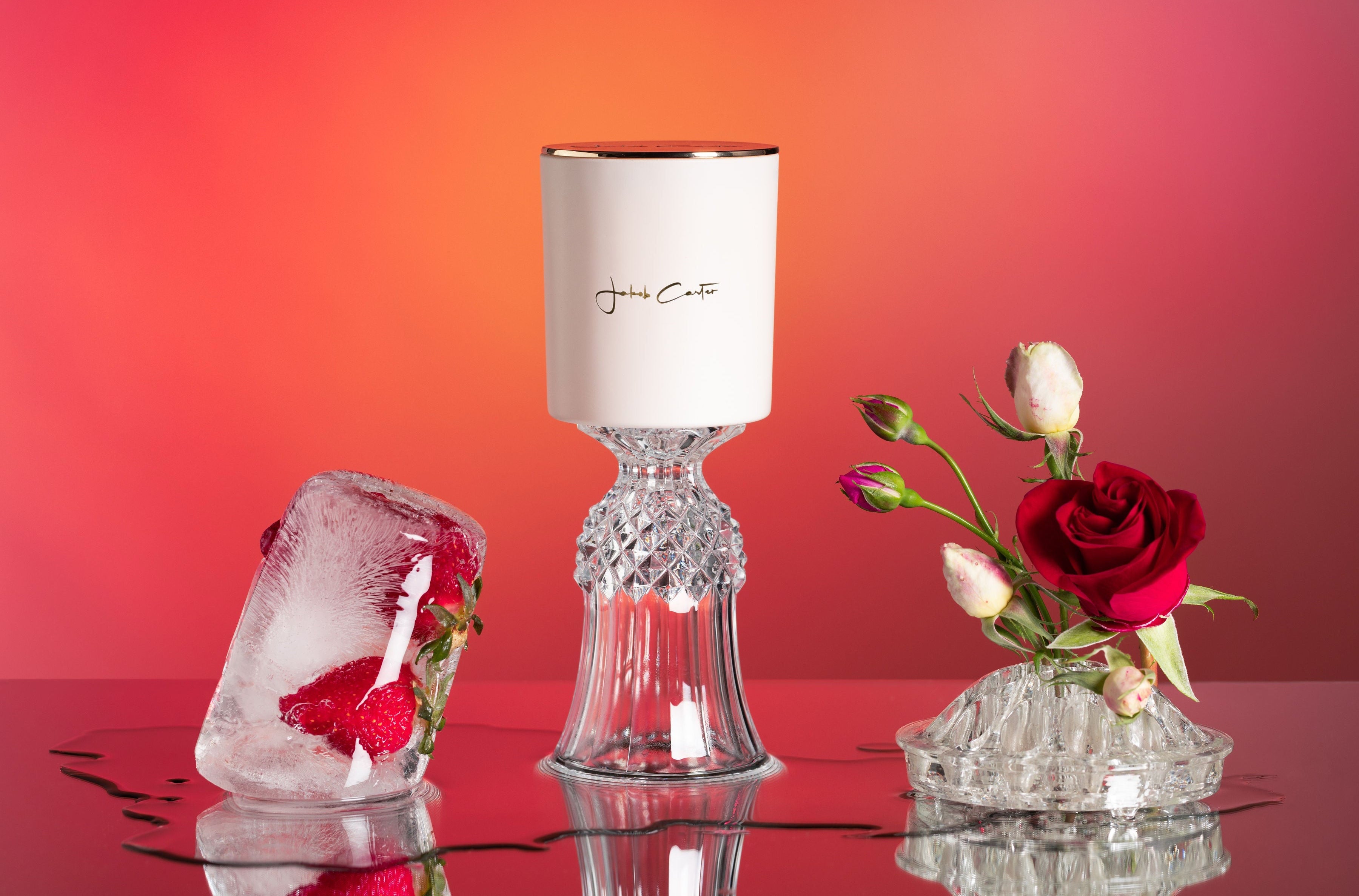 STRAWBERRY ROSE & CHAMPAGNE SOY CANDLE