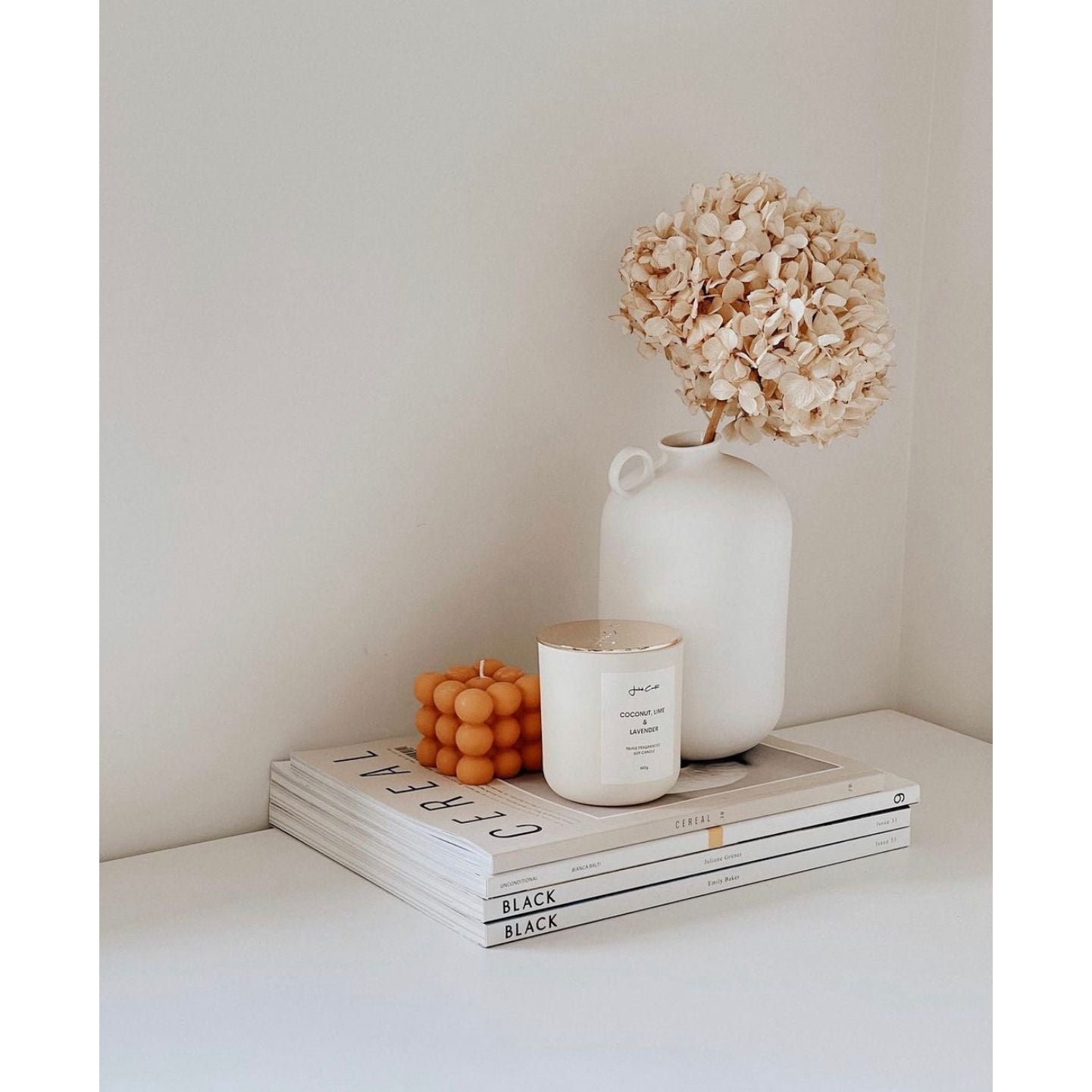 SANDALWOOD & CEDAR SOY CANDLE